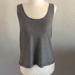 Stripe black and white top